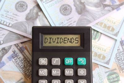 3 Industrial Leaders Boosting Dividends as the Sector Outperforms