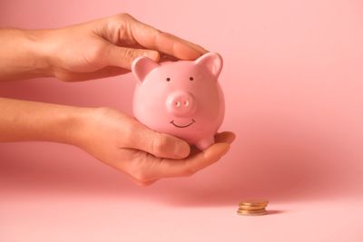9 Parents Who Used “Financial Help” to Control Their Adult Children