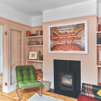 How to make your small living room look and feel bigger – these are the 20 tricks interior experts have been using for years