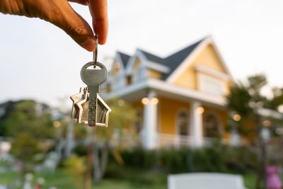 9 Financial Lessons That Sound Wise but Ruin Generations