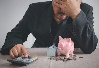 9 Financial Habits Passed Down from Parents That Are Financially Damaging Today