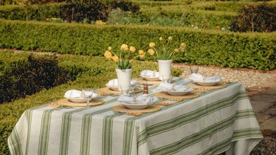 10 Summer Table Decor Ideas to Bring the Joys of the Season to Your Dining Setting
