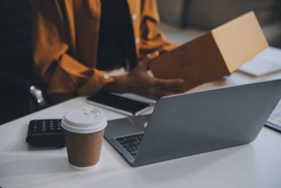 8 Signs Your Side Hustle Is a Failure and It’s Time to Leave It Behind