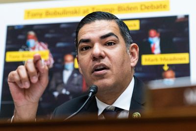Robert Garcia wins top Democratic spot on Oversight panel - Roll Call