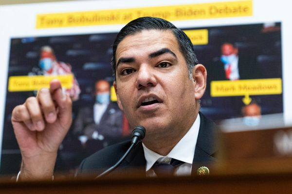 Robert Garcia wins top Democratic spot on Oversight panel - Roll Call