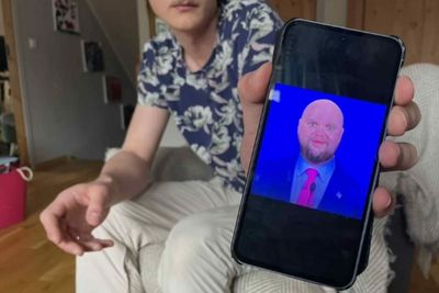 Tourist 'Strip-Searched,' Denied Entry to US After JD Vance Meme Found on His Phone: 'I Felt Humiliated'