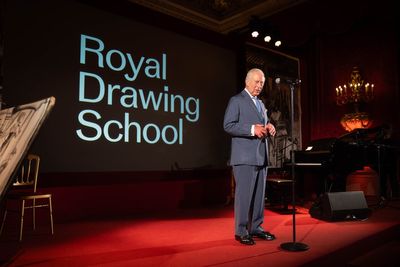 King and Queen meet artists to celebrate 25 years of Royal Drawing School