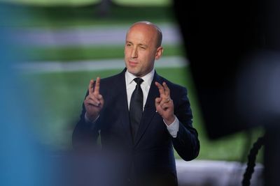 Stephen Miller owns stock in ICE contractor Palantir — a company powering deportations