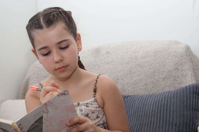 Only around one in four children enjoy writing in their spare time – report