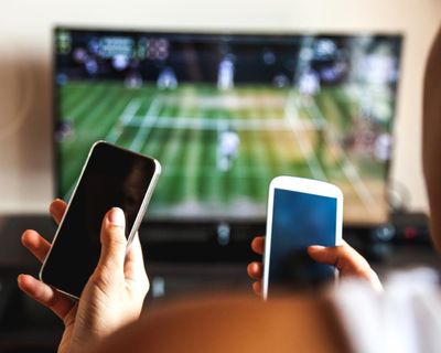 Adults in Great Britain now spending more time on mobiles than watching TV