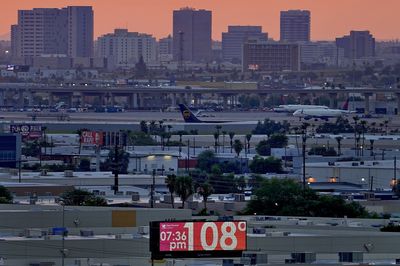 Heatwave poses risks to US power grid
