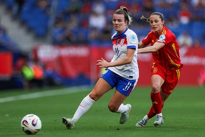 "I don't know many teams at the Euros that are going to compete with that front six," Steph Houghton on why England have a fighting chance of defending their Euros trophy