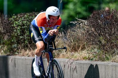 Daan Hoole dominates Dutch men's national time trial championships