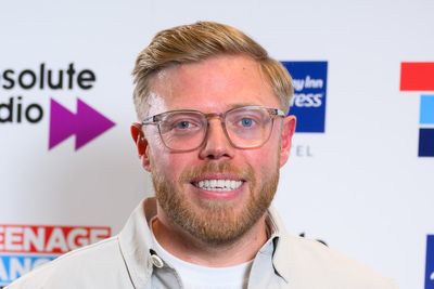 Rob Beckett issues apology to fans after cancelling Scotland gigs due to illness