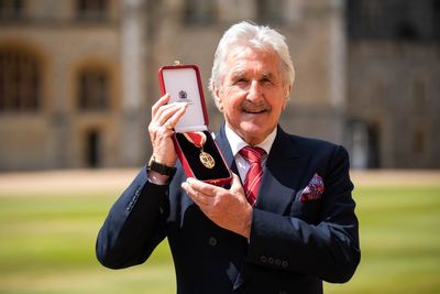 Gerald Davies calls for greater support for volunteers on receiving knighthood