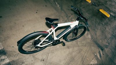 Raleigh’s new connected bike looks simple but hides serious tech inside