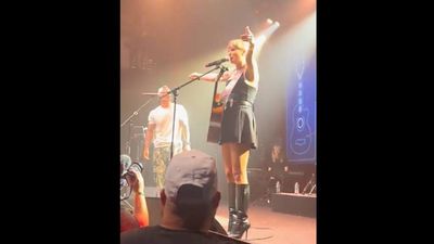 Taylor Swift Paid Perfect Tribute to Travis Kelce, Tight Ends Before Surprise Concert