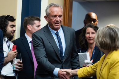 CDC’s overhauled vaccine panel presses on despite concerns - Roll Call