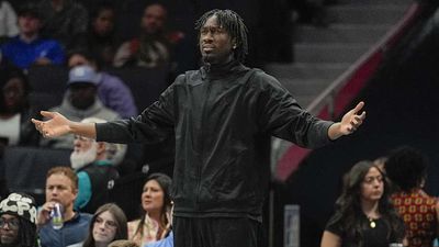Hornets' Mark Williams Reacts to Phoenix Suns Trade With Single Emoji