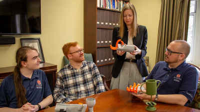 University shakes hands with the past - 3D printing replicates 500-year-old prosthetic
