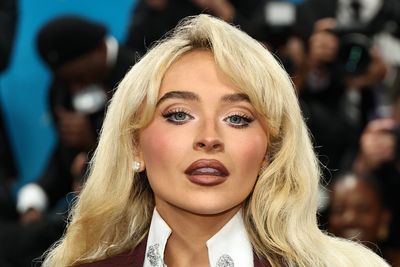 Sabrina Carpenter says alternate album artwork has been ‘approved by God’ after divisive original cover