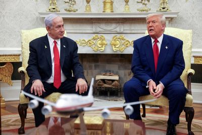Trump vows to save Netanyahu from ‘witch-hunt’ corruption trial