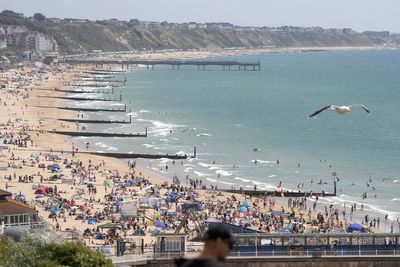 Amber heat health alert issued with temperatures set to reach 30C over weekend