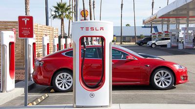 Tesla Gives Up Robotaxi Gain, But Receives Target Hike Ahead Of Vehicle Deliveries