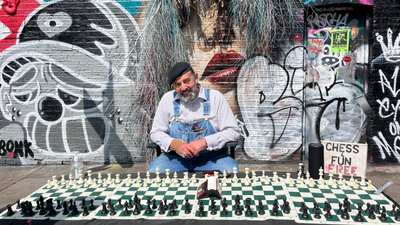 This Architectural Engineer Has Been Playing Chess Against The Public On London's Streets For 16 Years– Free of Charge