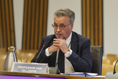 Swinney: Reasonable for ex-Dundee University principal to return £150,000 payout