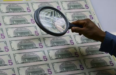 Dollar's Dramatic Drop Signals Investor Caution As Fed Speculation Grows