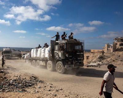 Israel closes the most direct route for aid to Palestinians in Gaza