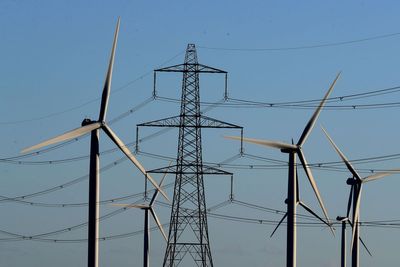 Energy price cap scrap would save households hundreds, analysis finds