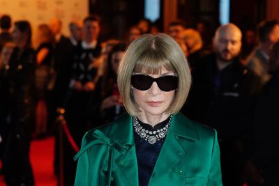 Anna Wintour to step aside as editor of American Vogue