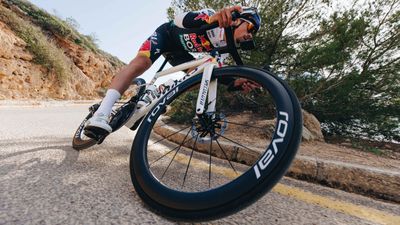 Deep up front, shallow in back - Specialized overhauls the Rapide wheel range with three new wheelsets