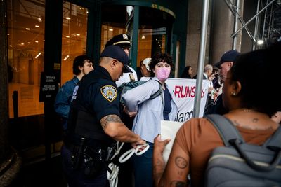 Protesters blockade Palantir’s offices calling for an end to ‘totalitarian police surveillance’ as tech company aids ICE deportations