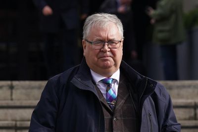 RTE legend Joe Duffy praises callers as he presents his final Liveline