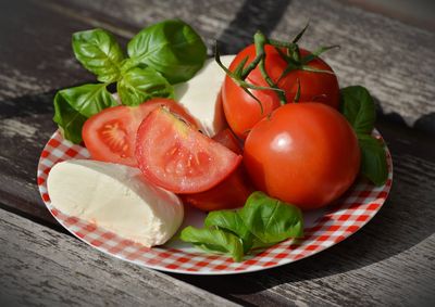 Growing Food? These 7 Companion Plant Combos Can Double Your Yield
