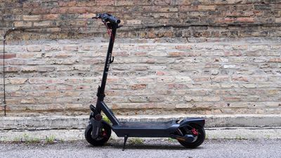 I rode the Segway Max G3 and it’s the most luxurious e-scooter I’ve ever ridden