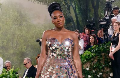 Venus Williams shares hairbrush with her dog