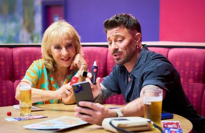 Duncan James bonds with mum at bingo