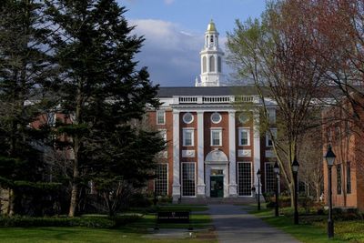 University of Toronto agrees to host Harvard students facing Trump visa restrictions