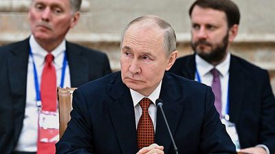 Vladimir Putin says Moscow is ready for new round of peace talks with Ukraine