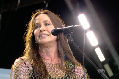 Alanis Morissette gives her audience permission to let rip during a spectacular Glastonbury debut
