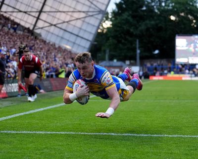 Jake Connor shines as Leeds sweep Leigh aside to keep title charge building