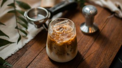 Iced coffee lovers unite! 3 coffee machines that make perfect cold brews
