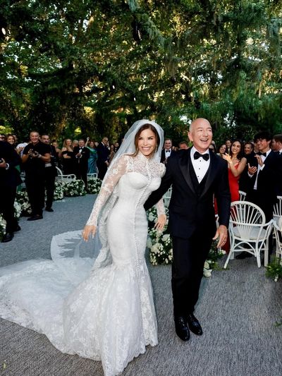 Jeff Bezos and Lauren Sánchez marry in lavish 'wedding of the century' in Venice