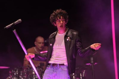 The 1975 face backlash after divisive Glastonbury headline set sparks crowd exodus
