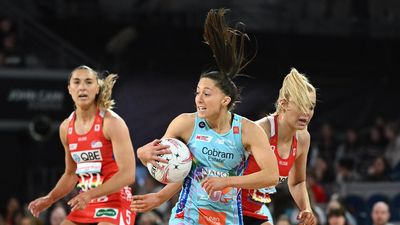 Molly masterclass helps Mavs hold on to stun Swifts