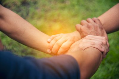 10 Little Behaviors That Signal You Don’t Trust Anyone